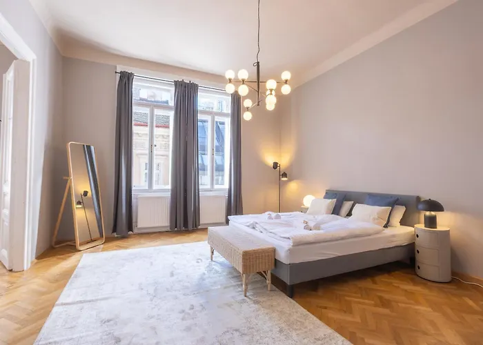 Josef's I Comfort In Ideal Location Apartment *