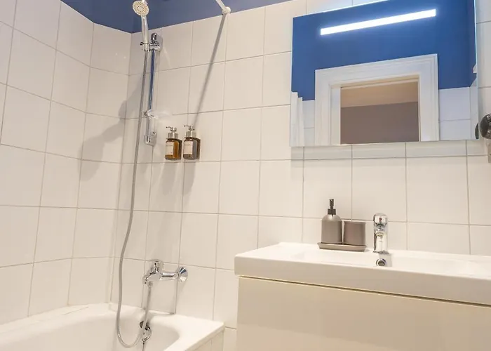 Josef's I Comfort In Ideal Location Apartment *